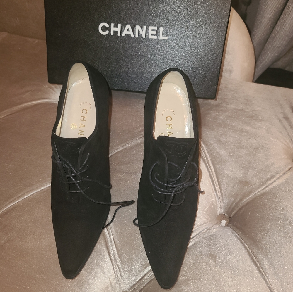 Chanel black suede lace up pumps size 39